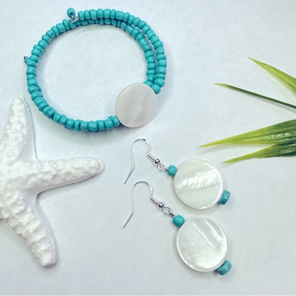 Turquoise Mother of Pearl Earrings & Bracelet - Picture 2 of 9